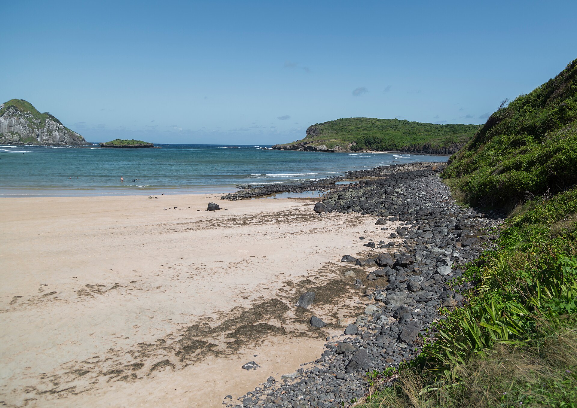 Praia do Sueste, em Fernando de Noronha, área de preservação e de visitação monitorada